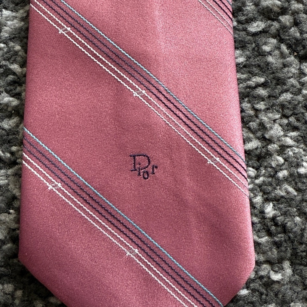 Dior Pink Silk Tie with Classic Stripes - Picture 4 of 5